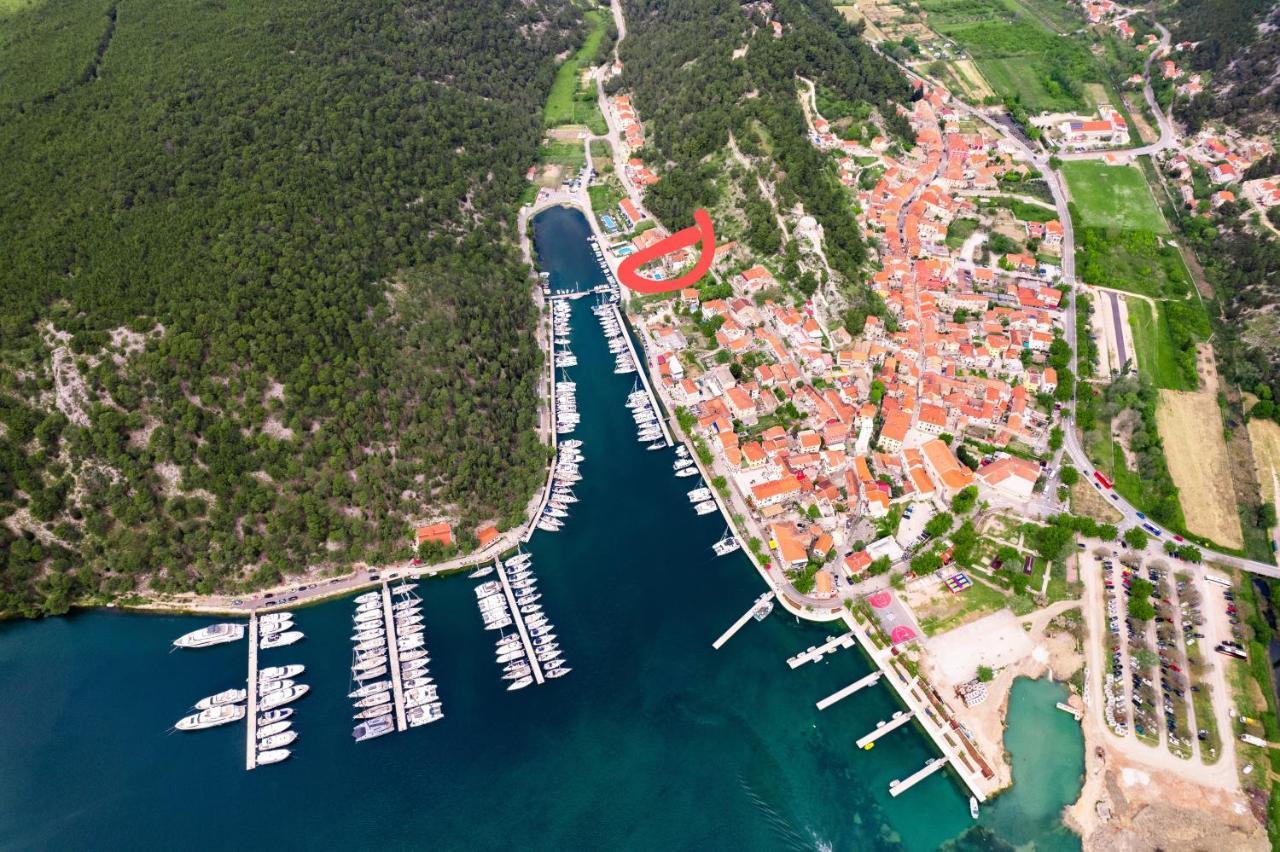 Mila And Jurija Formenti 2 Apartments In Heart Of Nautic Marina, With Heated Swimming Pool, Bikes, Sup, Kajak Skradin Exteriör bild
